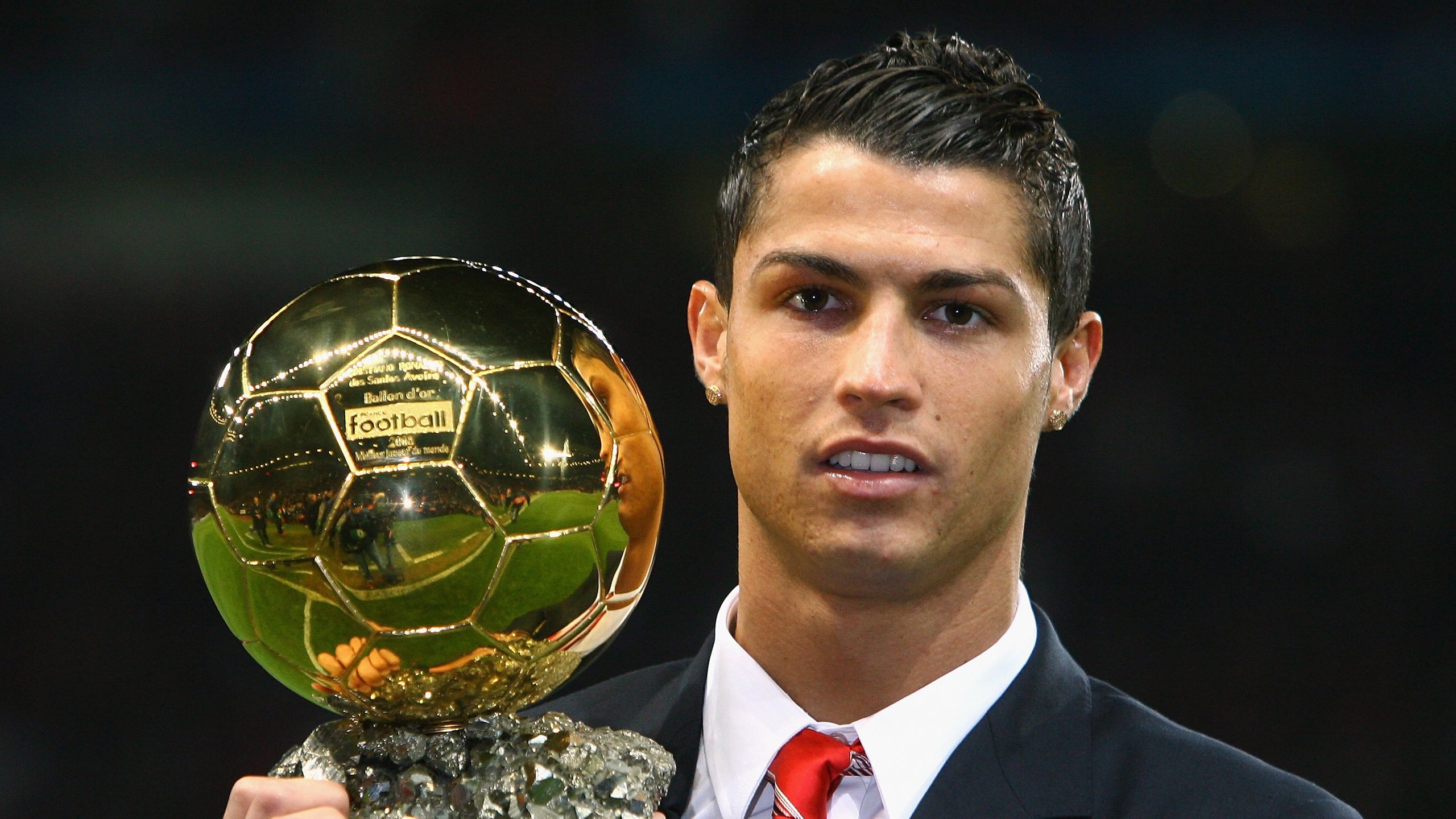 当爆冷成为常态，从巴拉圭到斯通斯，足球正在告别强弱叙事