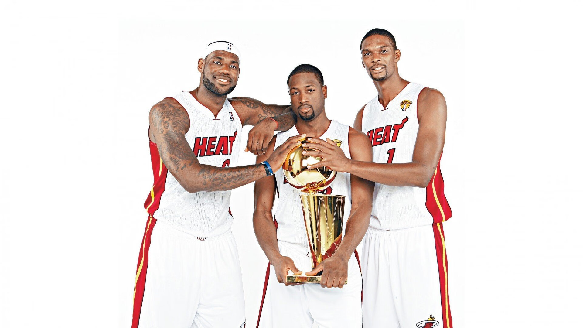 深圳队打穿湖人，詹姆斯成为关键先生